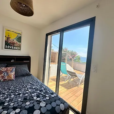 Maison Cabanon Bord De Mer, Vue Mer, Grande Terrasse Et Acces Direct A La *